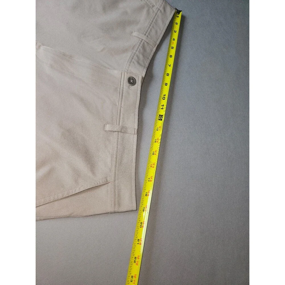 ​32 Degrees Cool Men's Beige Performance Shorts - Size 38 - Excellent Condition